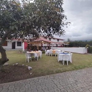 Quinta Winay 3*, Yaruqui Ecuador